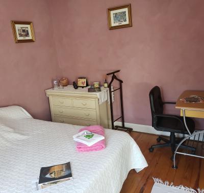 Chambre à louer dans maison de charme, quartier résidentiel.