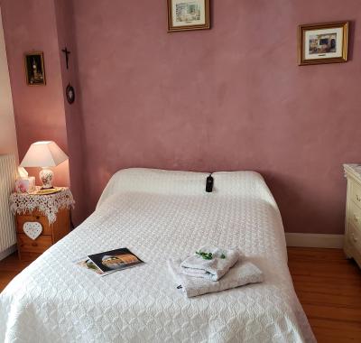 Chambre à louer dans maison de charme, quartier résidentiel.