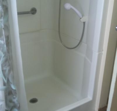 Chambre avec lit double à louer à Stanstead (J0B3E0)