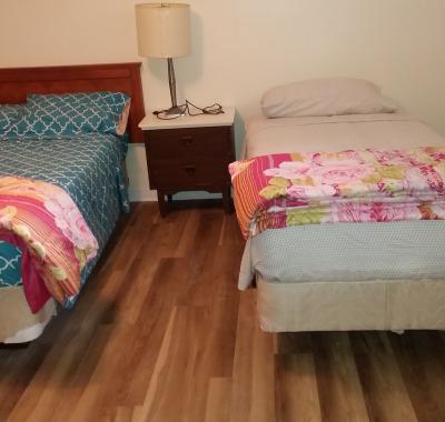 Chambre privée avec 1 lit simple et 1 lit double à Stanstead (J0B3E0)