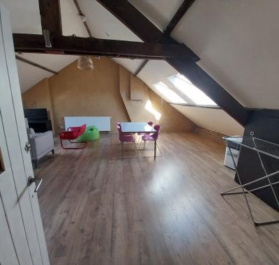 Chambre spacieuse à 300 m de la gare