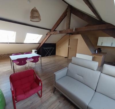Chambre spacieuse à 300 m de la gare