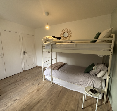 Chambre lumineuse de 12 m² dans une grande maison à Senlis