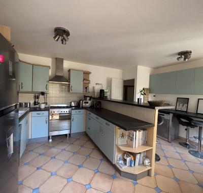 Chambre lumineuse de 12 m² dans une grande maison à Senlis