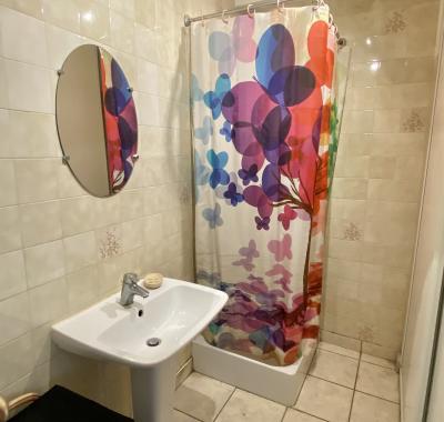 Chambre chez l’habitant avec salle de bain.