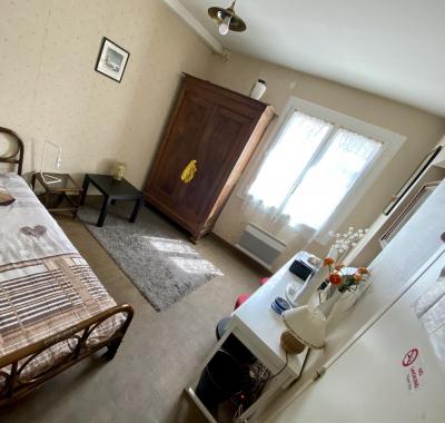 Chambre chez l’habitant avec salle de bain.