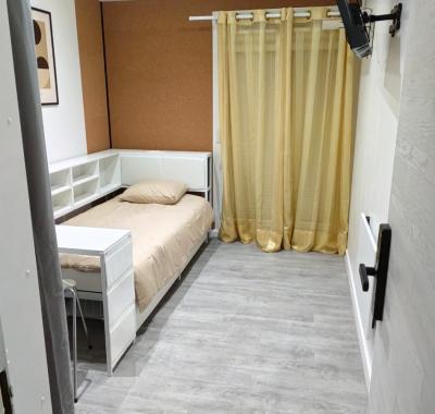 CHAMBRE MEUBLEE 3min RER B & BUS VERT GALANT