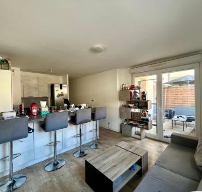 Grande chambre 13m² – Résidence récente bord de Seine