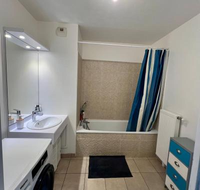 Grande chambre 13m² – Résidence récente bord de Seine