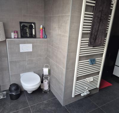 Chambre dans un duplex privé .Arlon ( Stokem)