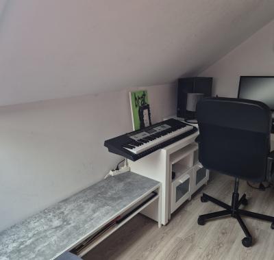 Chambre dans un duplex privé .Arlon ( Stokem)