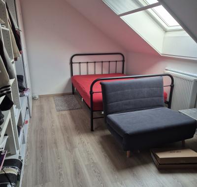Chambre dans un duplex privé .Arlon ( Stokem)