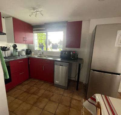 Une chambre (déco surf) à louer dans un appartement à partager
