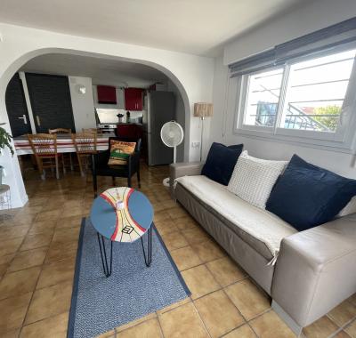 Une chambre (déco surf) à louer dans un appartement à partager