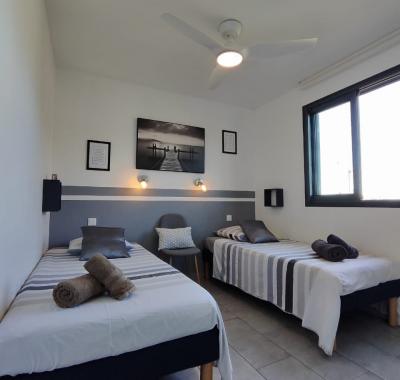 1 chambre lit 2 personnes et 1 avec 2 lits1 personne