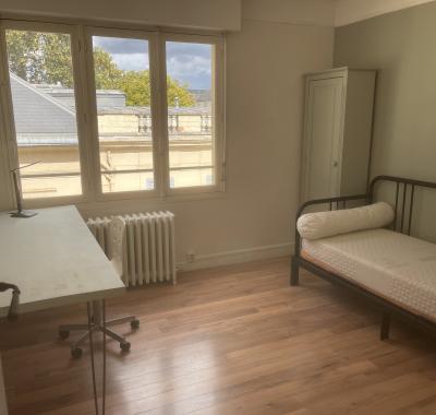 Chambre à louer chez l’habitant - pour étudiants - dans 5p Versailles