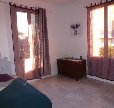 Chambre à louer dans villa centre ville d'Hyères