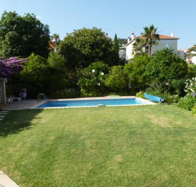 Chambre à louer dans villa centre ville d'Hyères