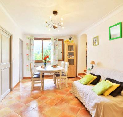 Gîte 4 étoiles avec jardin pour 6 pers. près de Grasse et Cannes