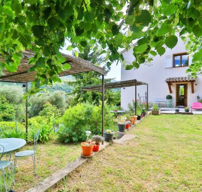 Gîte 4 étoiles avec jardin pour 6 pers. près de Grasse et Cannes