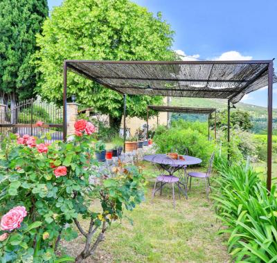 Gîte 4 étoiles avec jardin pour 6 pers. près de Grasse et Cannes