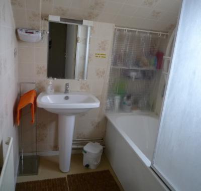 Suroît : Chambre meublée + Kitchenette équipée