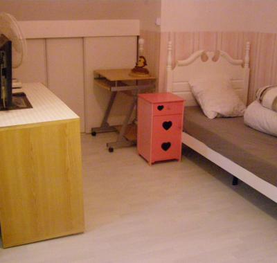 12m2 meublé dans pav. RER D 20 min Paris