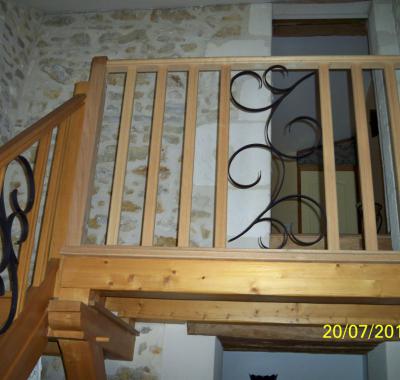 Chambre douillette, et piscine dans village tranquille