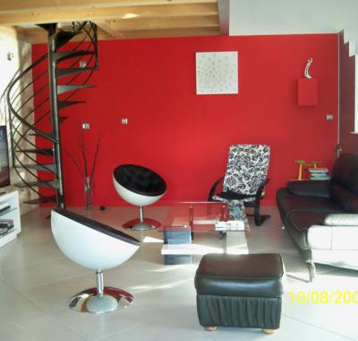 Chambre douillette, et piscine dans village tranquille