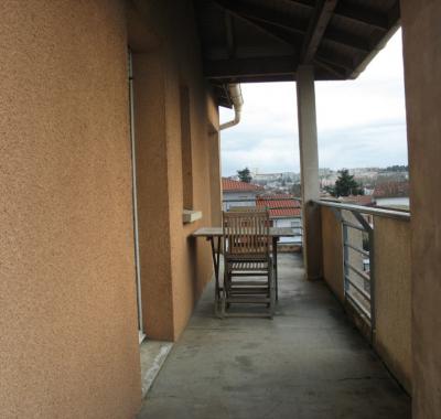 Chambre privée avec Balcon, WIFI et lit King Sizemétro Roseraie