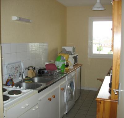 Chambre privée avec Balcon, WIFI et lit King Sizemétro Roseraie