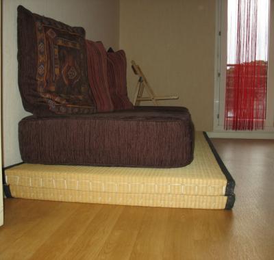 Chambre privée avec Balcon, WIFI et lit King Sizemétro Roseraie