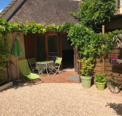 APPARTEMENT REZ DE JARDIN