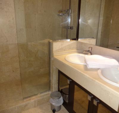 Très joli studio à 100 mètres de la Croisette à Cannes dans résidence renommée