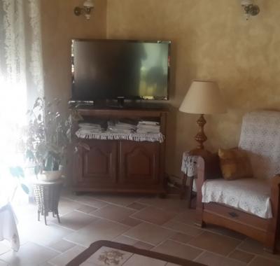 Chambre sur les hauteur de la vallee du lot à10 km estaing