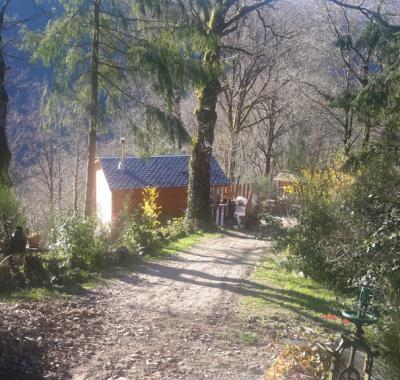 Chambre sur les hauteur de la vallee du lot à10 km estaing