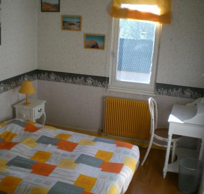 Chambre à louer dans grande maison