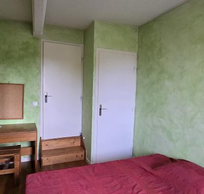 Chambre à louer dans grande maison