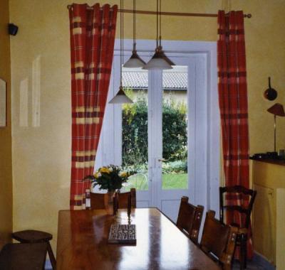 Chambre à louer dans grande maison