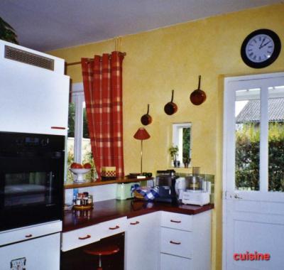Chambre à louer dans grande maison