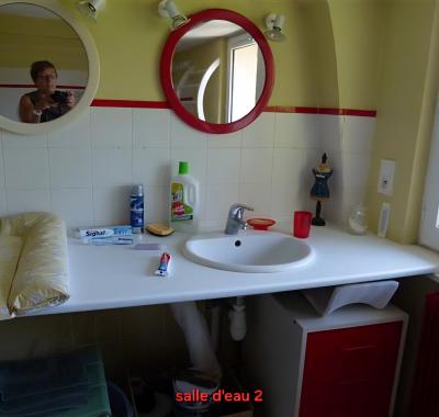 Chambre à louer dans grande maison