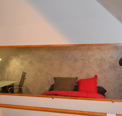 TRES BELLE CHAMBRE DANS JOLIE MAISON