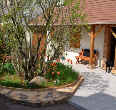 TRES BELLE CHAMBRE DANS JOLIE MAISON