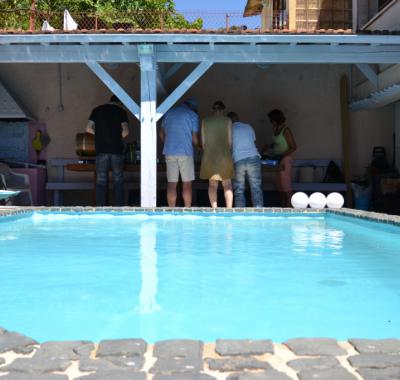 Chambre bleue et piscine
