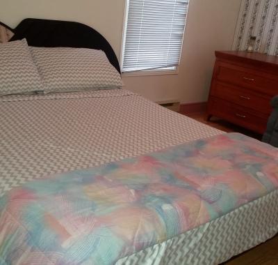 Logement  de 4 Chambres sur 2 étages en face du college stanstead