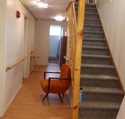 Logement  de 4 Chambres sur 2 étages en face du college stanstead