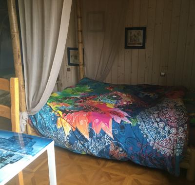 Chambres tout comfort  à 2 km de la douane Suisse (Le Locle)