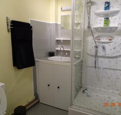 Loue Chambre / Salle de douche