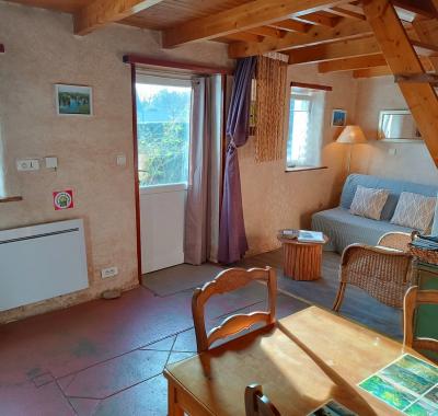 Maisonnette en pierre 1 ou 2 personnes, vacances ou déplacement pro