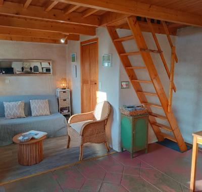 Maisonnette en pierre 1 ou 2 personnes, vacances ou déplacement pro